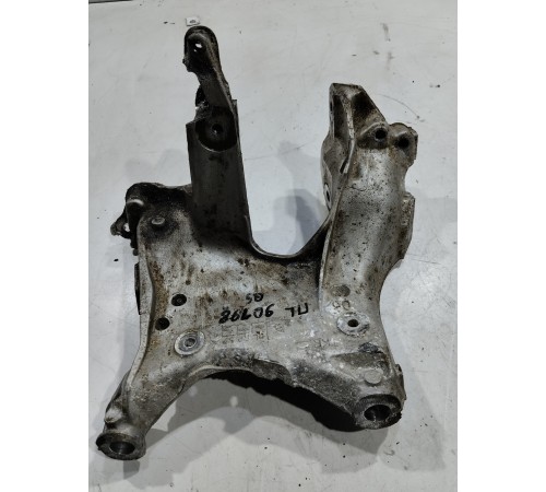 Кронштейн(крепление) переднего подрамника левый