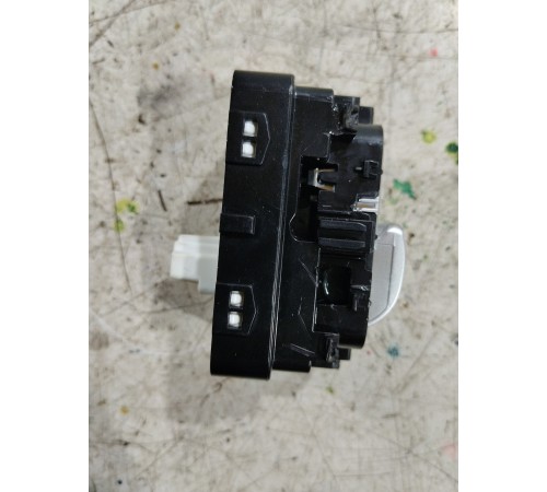 Кнопка стеклоподъемника 