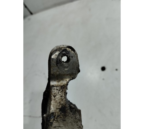 Кронштейн(крепление) переднего подрамника левый