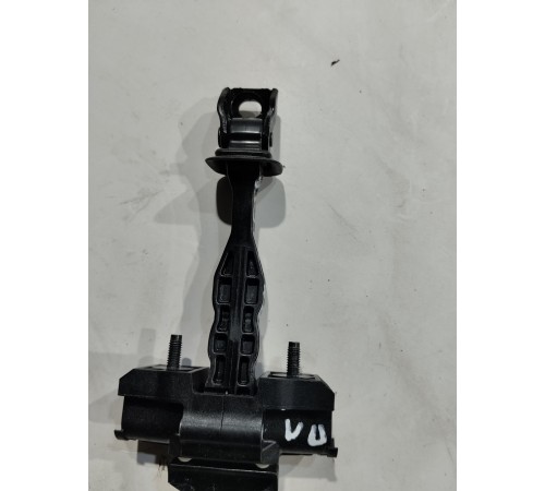 Ограничитель двери(передний левый)