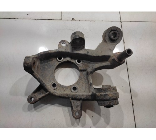 Кулак поворотный (задний, левый)