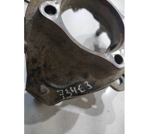 Кулак поворотный (задний, левый)