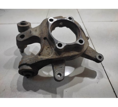 Кулак поворотный (задний, левый)