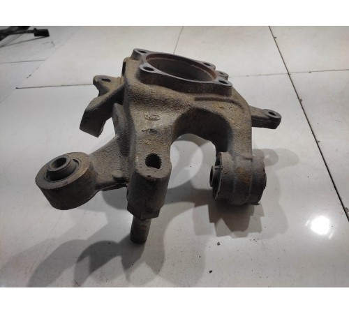 Кулак поворотный (задний, левый)