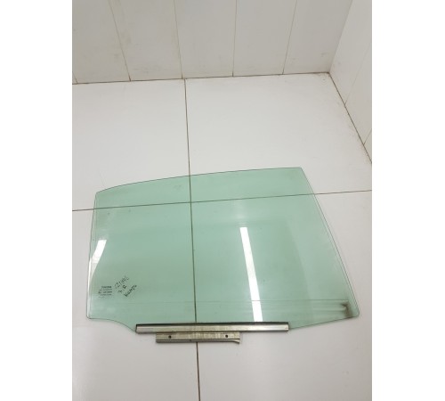 Стекло двери заднее правое