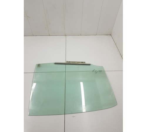 Стекло двери заднее правое