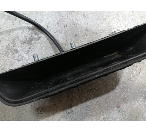 Кнопка открывания крышки багажника