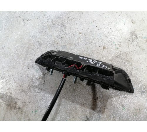 Кнопка открывания крышки багажника