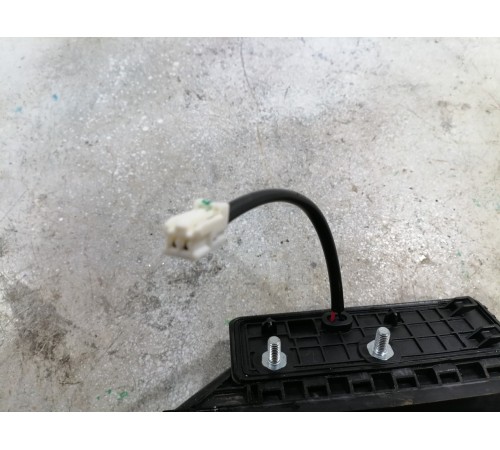 Кнопка открывания крышки багажника