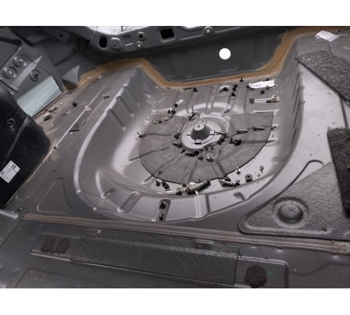 Ниша запасного колеса