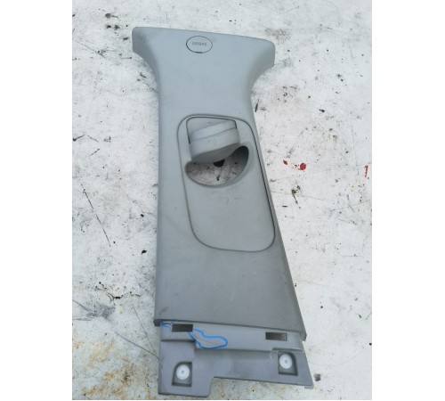 Обшивка центральной стойки левая верхняя 