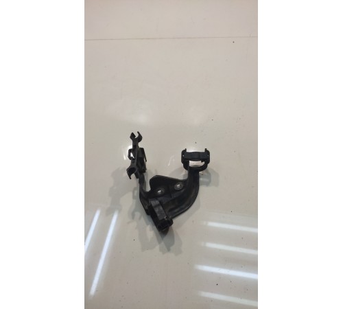 Держатель тормозного шланга (левый)