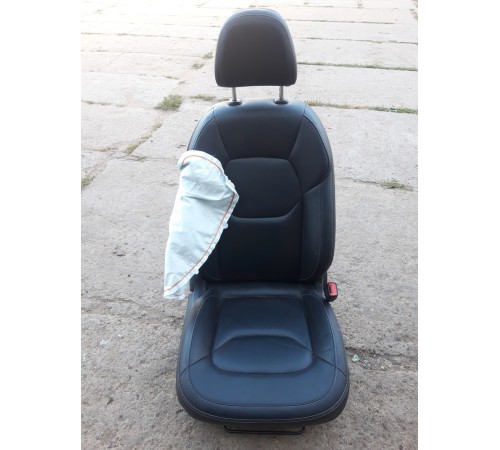 Сиденье(переднее правое)