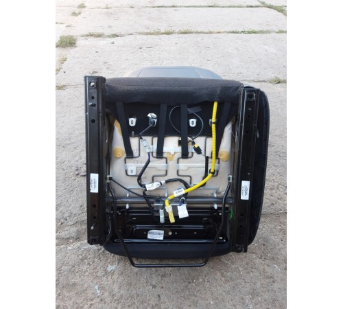 Сиденье(переднее правое)