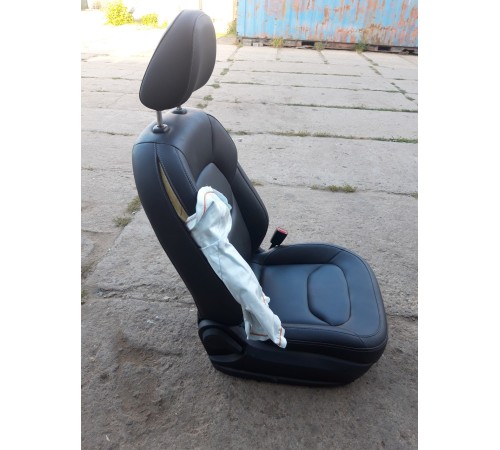 Сиденье(переднее правое)