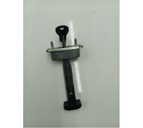 ограничитель двери передний правый