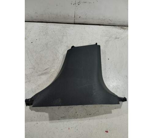 Обшивка центральной стойки правая нижняя