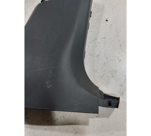 Обшивка центральной стойки правая нижняя