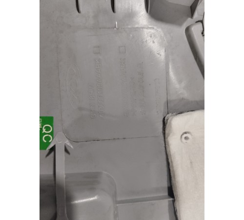 Накладка задней стойки правая