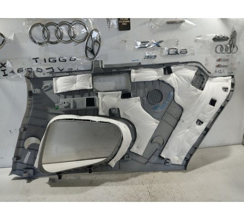 Накладка задней стойки правая