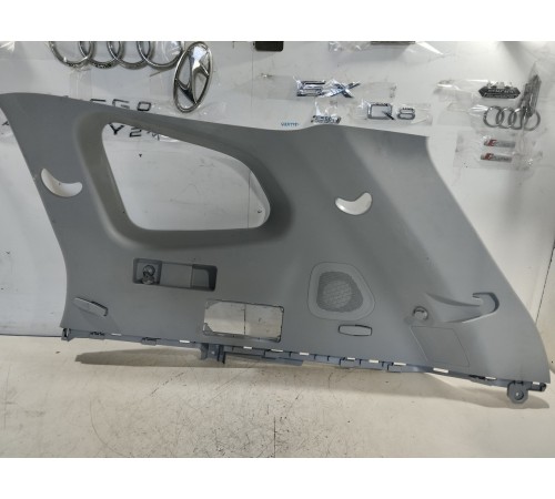 Накладка задней стойки правая