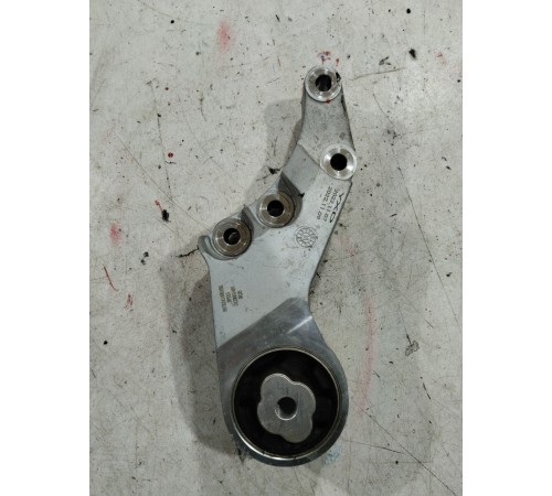 Кронштейн(крепление) двигателя центральный