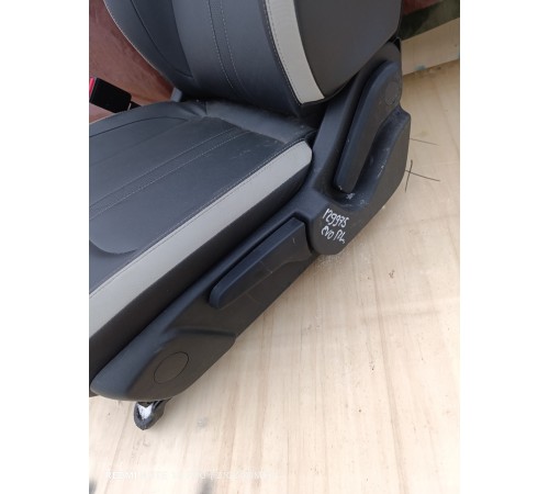 Сиденье переднее левое