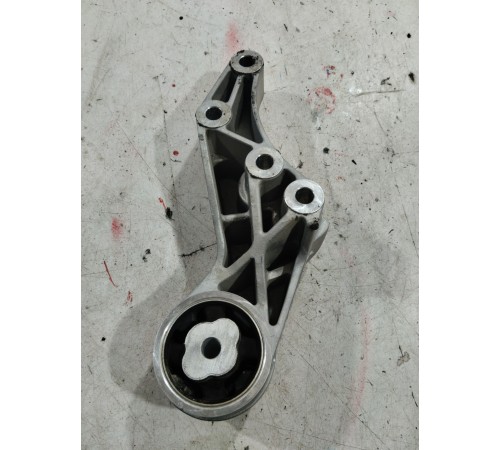 Кронштейн(крепление) двигателя центральный