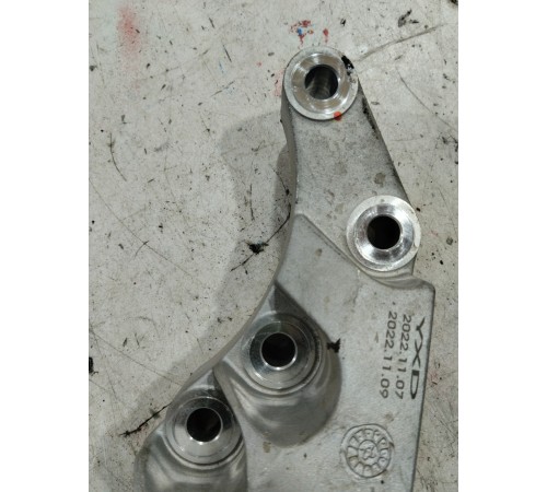 Кронштейн(крепление) двигателя центральный