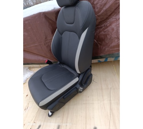 Сиденье переднее левое