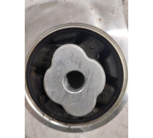 Кронштейн(крепление) двигателя центральный