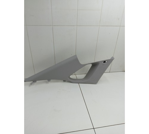 Обшивка задней стойки левая
