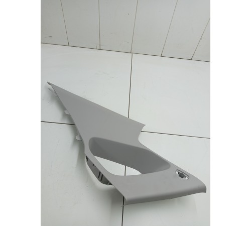 Обшивка задней стойки левая