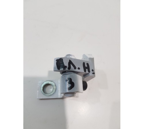 Петля двери задняя левая нижняя