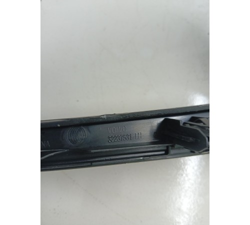 Решетка динамика передней левой двери