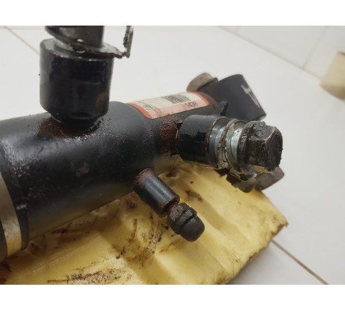 Гидроцилиндр подъёма кузова задний