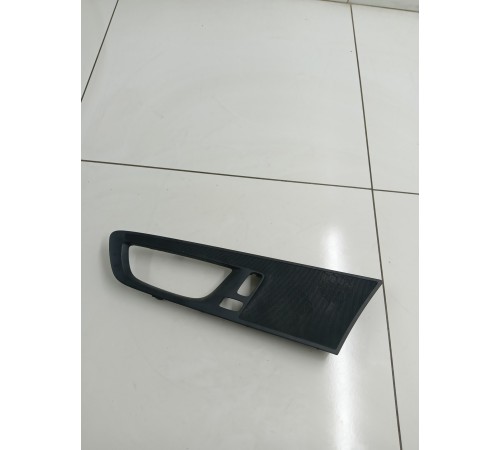 Решетка динамика передней левой двери