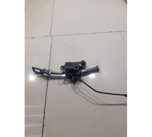 Механизм регулировки заднего сиденья(правый)