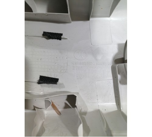 Обшивка центральной стойки левая верхняя