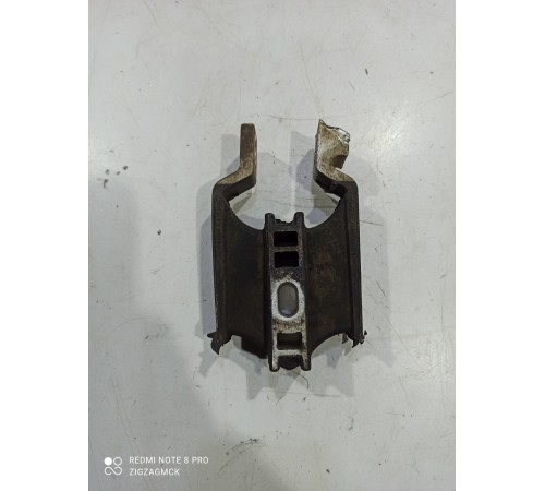 Подушка крепления КПП передняя левая