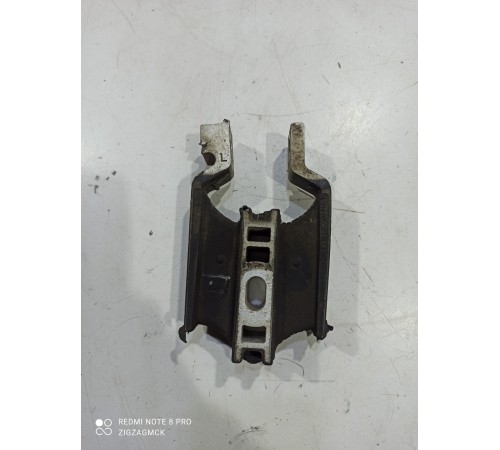 Подушка крепления КПП передняя левая