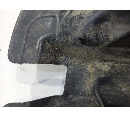 Пыльник двигателя правый