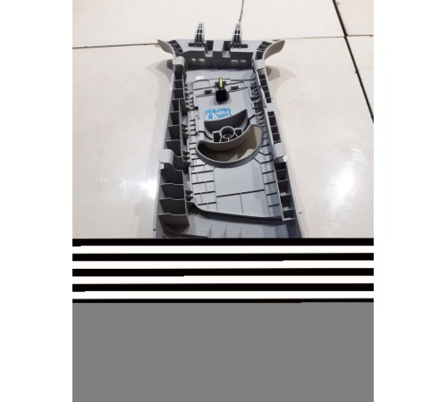 Обшивка центральной стойки(правая верхняя)