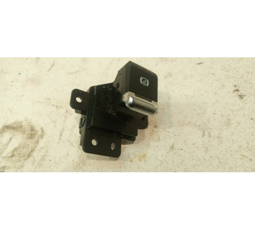 Кнопка стояночного тормоза