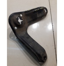 Кронштейн передней балки (левый)