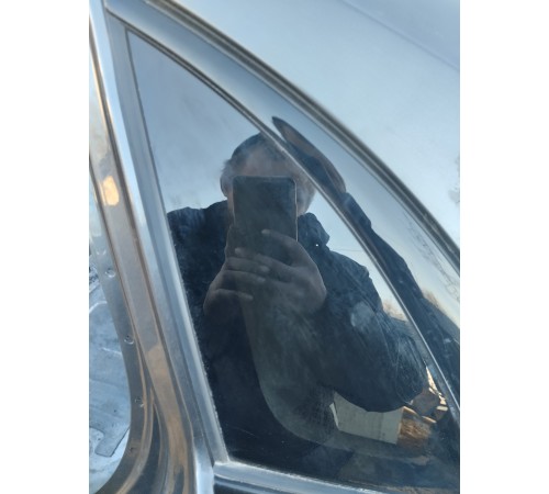 Глухое стекло заднее левое