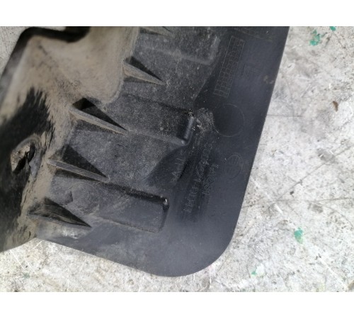 Брызговик задний левый