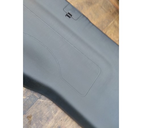 Обшивка двери крышки багажника