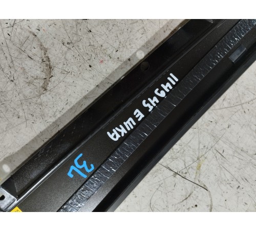 Накладка двери задняя левая