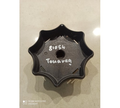 Крепление запасного колеса